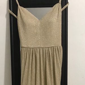 Shimmery dress - light gold.